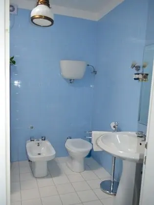 Üç Kişilik Oda, Birden Çok Yatak