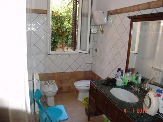 Tek Büyük Yataklı Oda, Ortak Banyo
