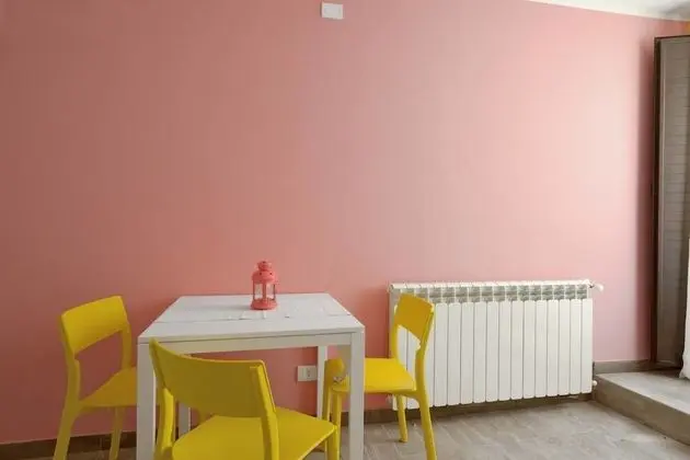 Üç Kişilik Oda, 1 Büyük (Queen) Boy Yatak ve Çekyat, Sigara İçilmez