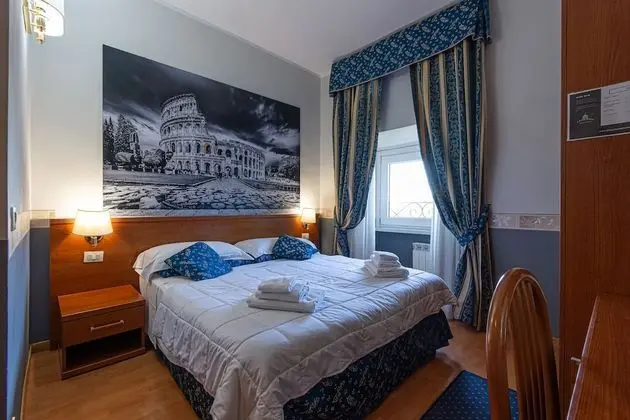 Tek Büyük veya İki Ayrı Yataklı Oda, Şehir Manzaralı