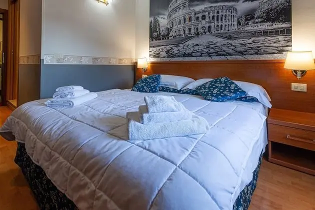 Tek Büyük veya İki Ayrı Yataklı Oda, Şehir Manzaralı
