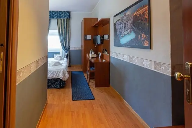 Tek Büyük veya İki Ayrı Yataklı Oda, Şehir Manzaralı