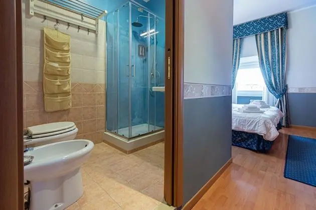 Tek Büyük veya İki Ayrı Yataklı Oda, Şehir Manzaralı