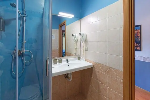 Tek Büyük veya İki Ayrı Yataklı Oda, Şehir Manzaralı