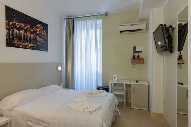 Tek Büyük Yataklı Oda, Avlu Manzaralı