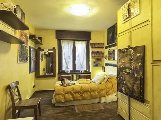 Tek Büyük veya İki Ayrı Yataklı Oda, Ortak Banyo, Bahçe Manzaralı (Camera Gialla)