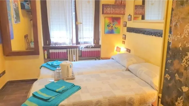 Tek Büyük veya İki Ayrı Yataklı Oda, Ortak Banyo, Bahçe Manzaralı (Camera Gialla)