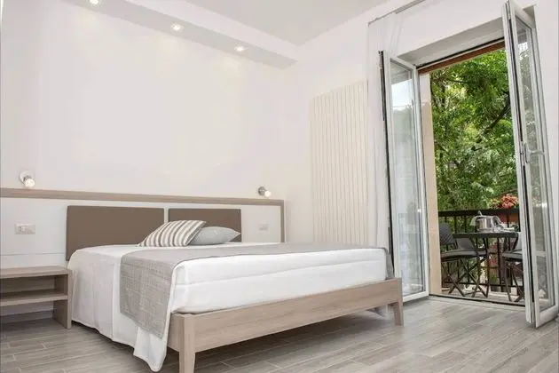 Tek Büyük Yataklı Oda, Balkon