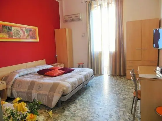 Üç Kişilik Oda