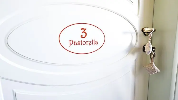 Üç Kişilik Oda (Pastorella)