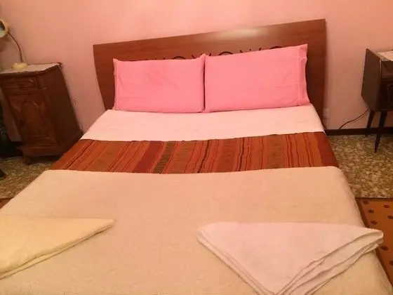 Dört Kişilik Oda, Ortak Banyo
