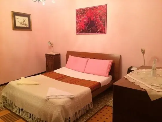 Tek Büyük Yataklı Oda, Ortak Banyo