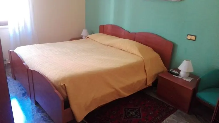 Tek Büyük veya İki Ayrı Yataklı Oda