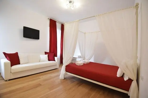 Romantic Oda, Sigara İçilmez, Banyolu/Duşlu