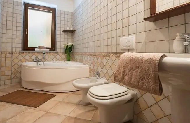 Tek Büyük veya İki Ayrı Yataklı Oda, Zemin Kat (Mirtillo - external bathroom)