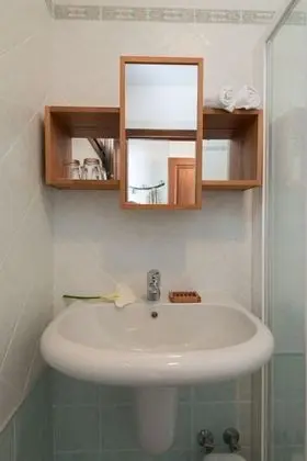 Tek Büyük Yataklı Oda, 1 Büyük (Queen) Boy Yatak, Dağ Manzaralı, Zemin Kat (Kiwi)