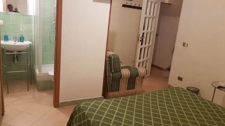 Basic Tek Büyük Yataklı Oda