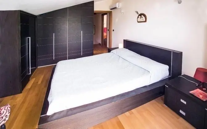 Tek Büyük Yataklı Oda, 1 Büyük (Queen) Boy Yatak, Sigara İçilmez