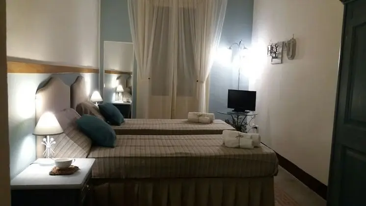 Üç Kişilik Oda