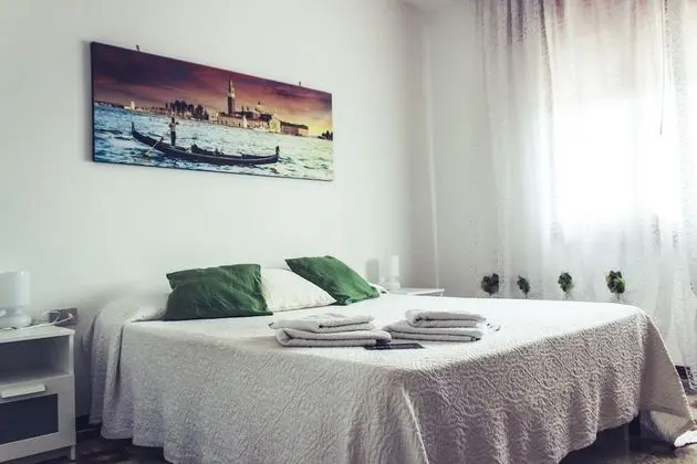 Standard Tek Büyük Yataklı Oda, Ortak Banyo
