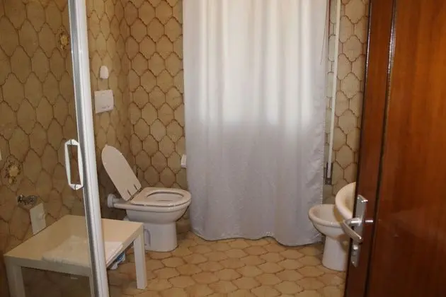 Standard Tek Büyük Yataklı Oda, Ortak Banyo