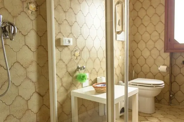 Standard Tek Büyük Yataklı Oda, Ortak Banyo