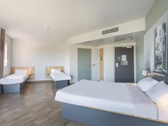 Dört Kişilik Oda, Sigara İçilmez