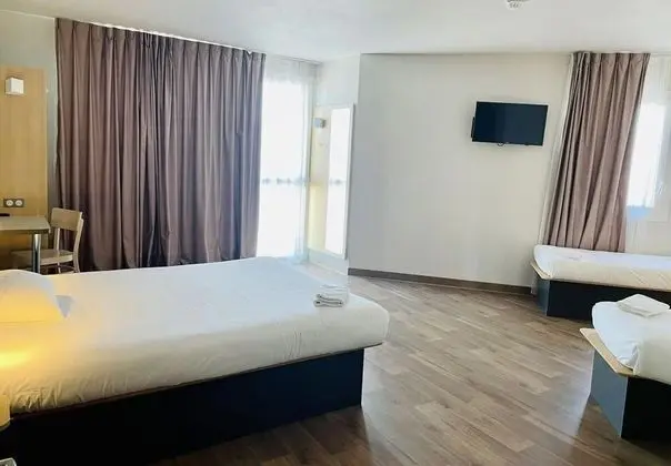 Dört Kişilik Oda, Sigara İçilmez