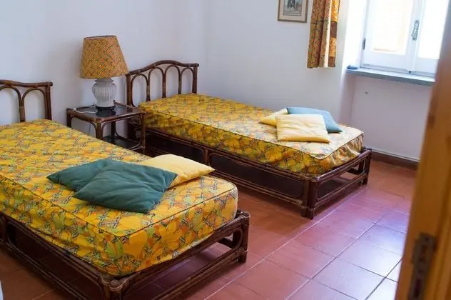 Oda, 2 Tek Kişilik Yatak, Ortak Banyo (Ricci)