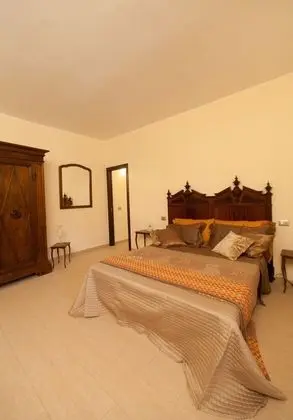 Tek Büyük Yataklı Oda, Avlu Manzaralı (private bathroom not in room)