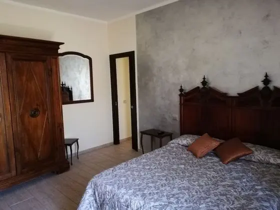 Tek Büyük Yataklı Oda, Avlu Manzaralı (private bathroom not in room)