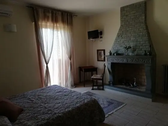 Tek Büyük Yataklı Oda, Avlu Manzaralı (private bathroom not in room)