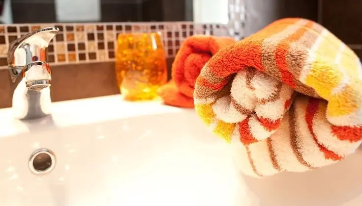 Tek Büyük Yataklı Oda, Avlu Manzaralı (private bathroom not in room)