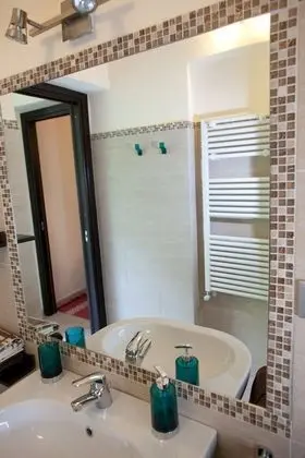 Tek Büyük Yataklı Oda, Ortak Banyo, Avlu Manzaralı