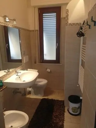 Tek Büyük Yataklı Oda, Ortak Banyo, Avlu Manzaralı
