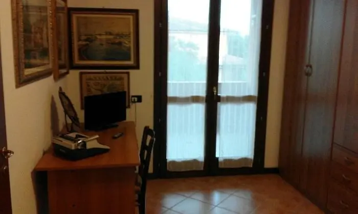 İki Ayrı Yataklı Oda, Ortak Banyo