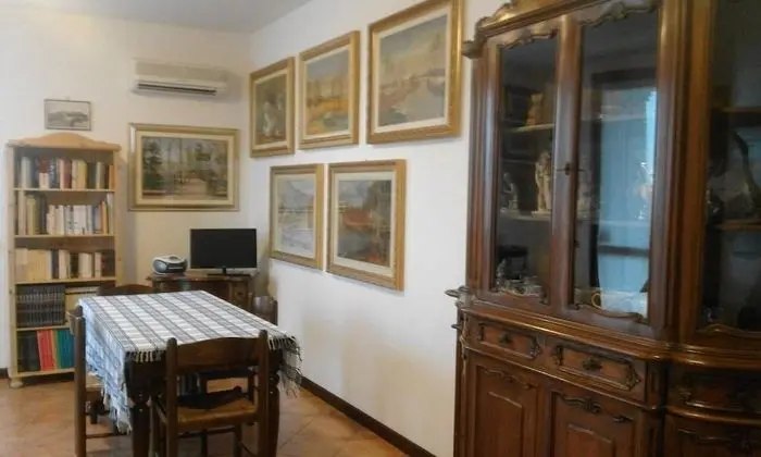 İki Ayrı Yataklı Oda, Ortak Banyo