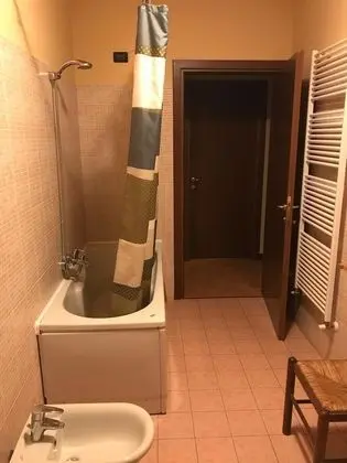 Tek Büyük Yataklı Oda, Ortak Banyo