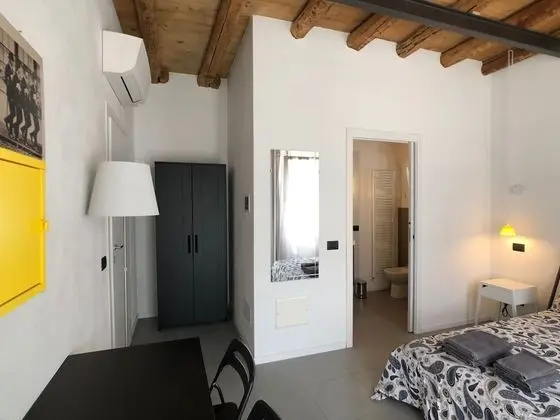 Standard Tek Büyük Yataklı Oda