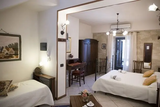 Standard Dört Kişilik Oda, Banyolu/Duşlu