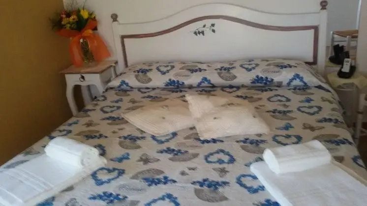 Tek Büyük Yataklı Oda, 1 Çift Kişilik Yatak