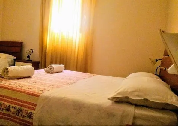 Üç Kişilik Oda, Birden Çok Yatak