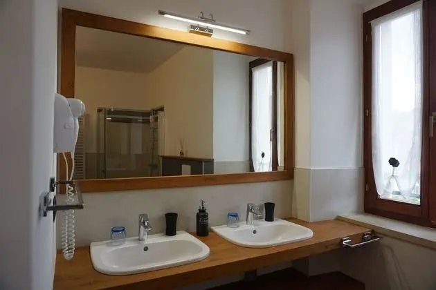 Tek Büyük veya İki Ayrı Yataklı Oda, Ortak Banyo (Acquamarina)