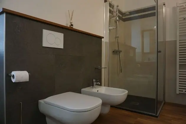 Tek Büyük veya İki Ayrı Yataklı Oda, Ortak Banyo (Acquamarina)