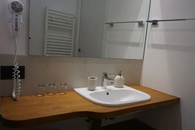 Üç Kişilik Oda, Banyolu/Duşlu (Ambra)