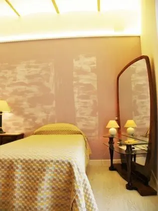 Tek Büyük veya İki Ayrı Yataklı Oda, Teras