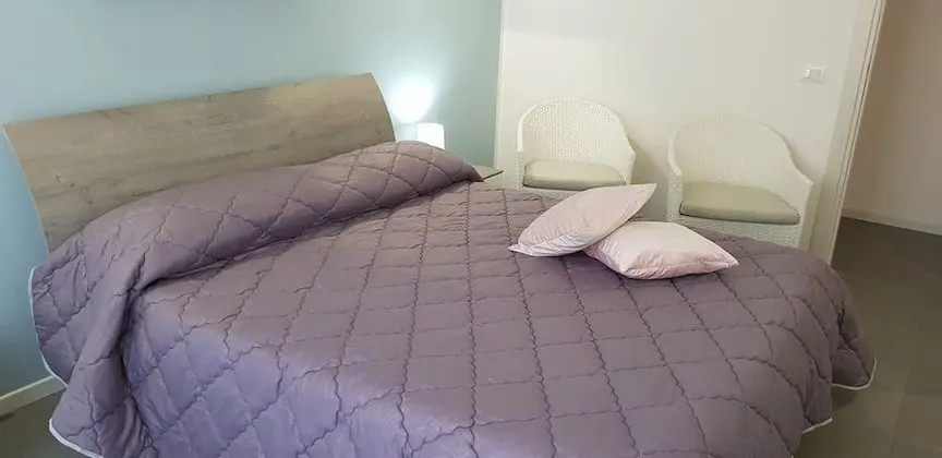 Deluxe Tek Büyük Yataklı Oda, Balkon, Deniz Manzaralı (Private External Bathroom)