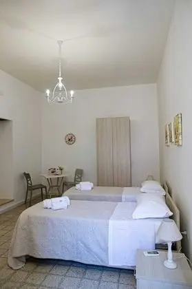 Üç Kişilik Oda