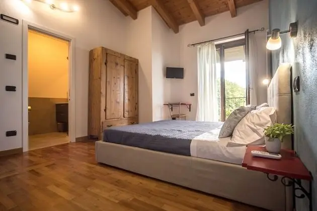 Family Oda, Göl Manzaralı (Edera)