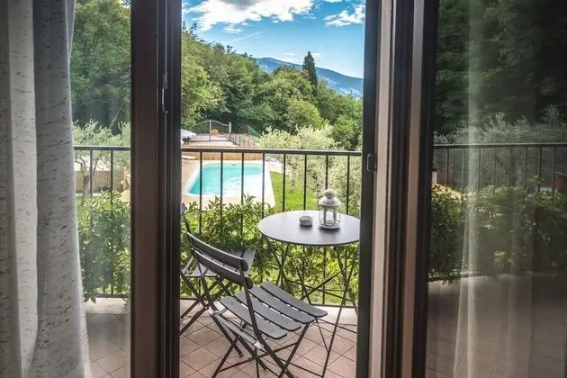 Family Oda, Göl Manzaralı (Edera)